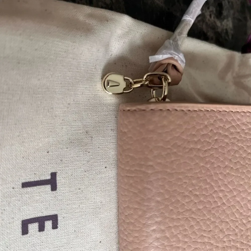 Ted Baker Women's Zip Around  Wallet Leather Taupe Sunken‎ Zip Padlock Charm